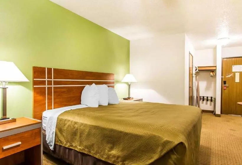 ホテル Econo Lodge & Suites