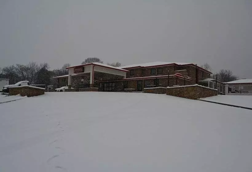 Giles Hotel Inn & Suites