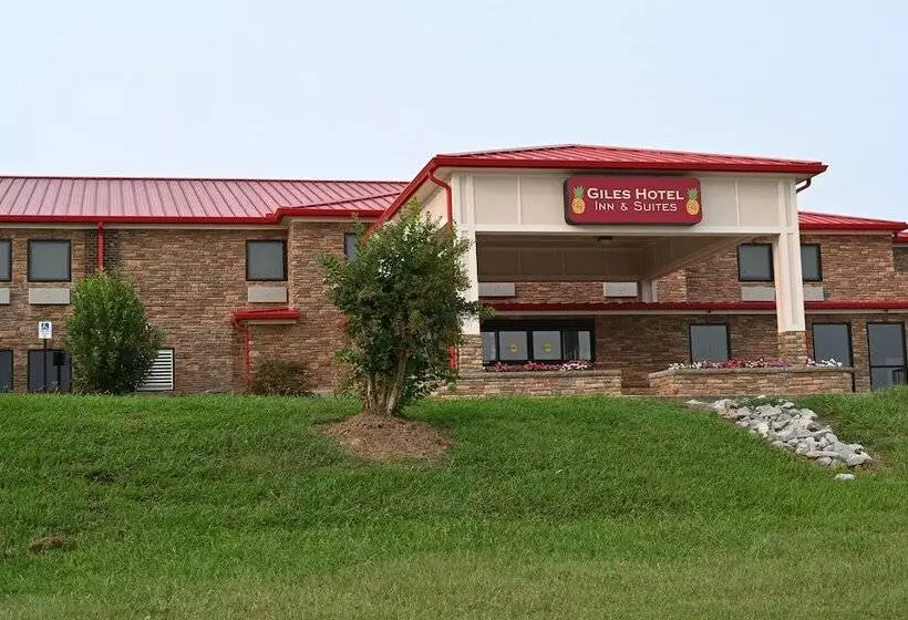 Giles Hotel Inn & Suites