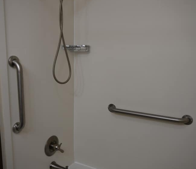 Giles Hotel Inn & Suites