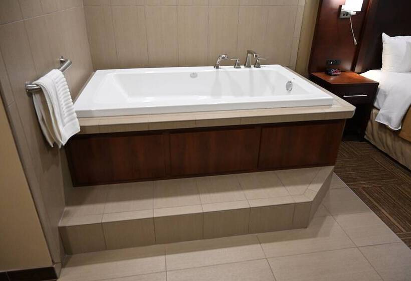 Giles Hotel Inn & Suites