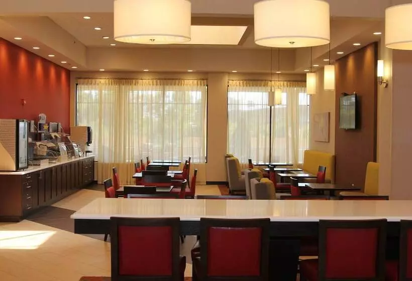 Holiday Inn Express Hotel & Suites Indianapolis W Airport Area, An Ihg