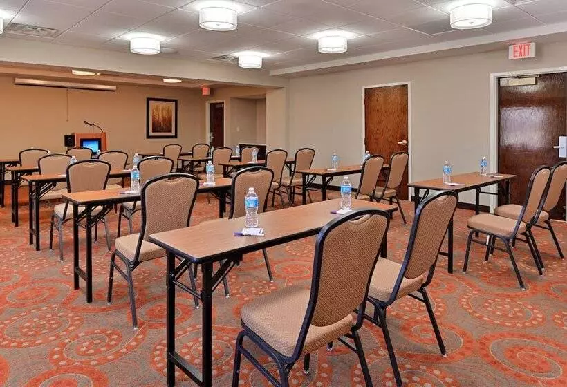 Holiday Inn Express Hotel & Suites Indianapolis W Airport Area, An Ihg