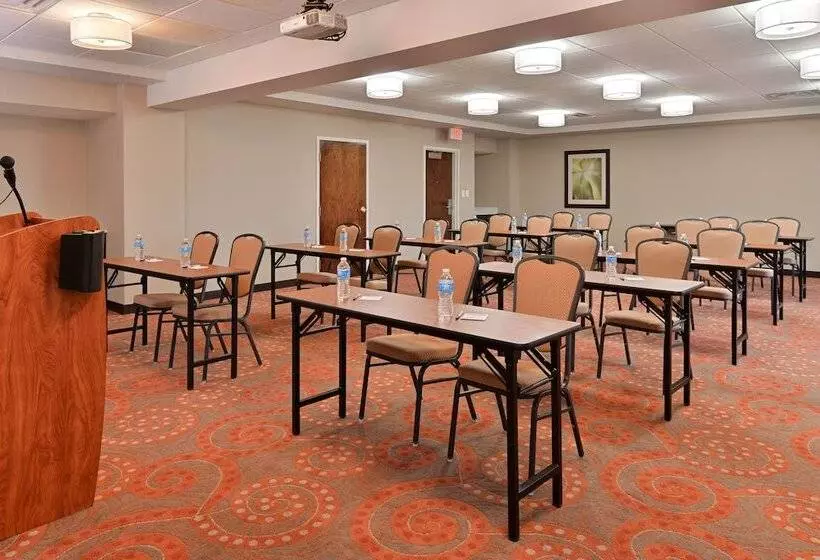 Holiday Inn Express Hotel & Suites Indianapolis W Airport Area, An Ihg