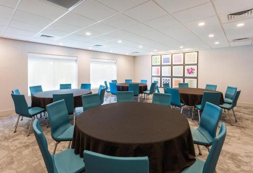 Hotel Holiday Inn Express   Lorton, An Ihg