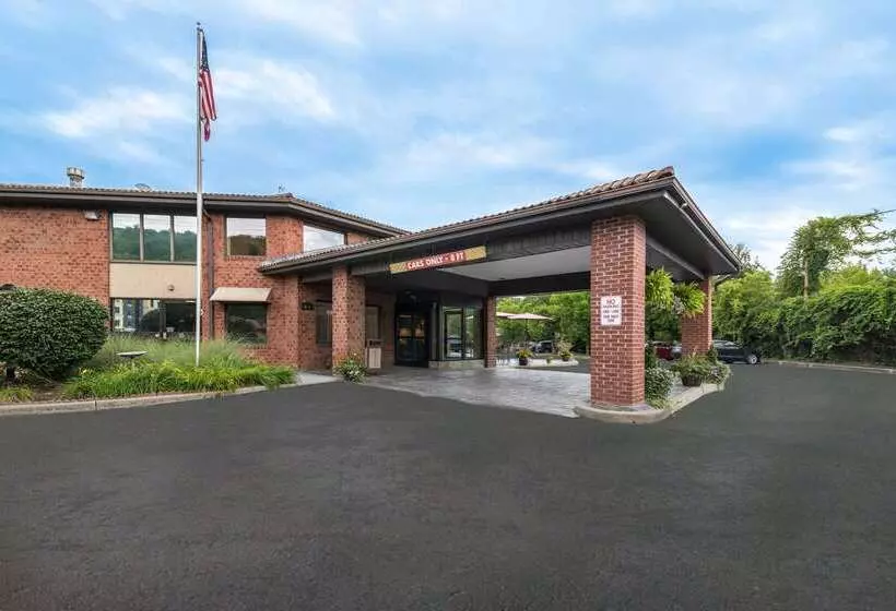 هتل Quality Inn Ithaca  University Area