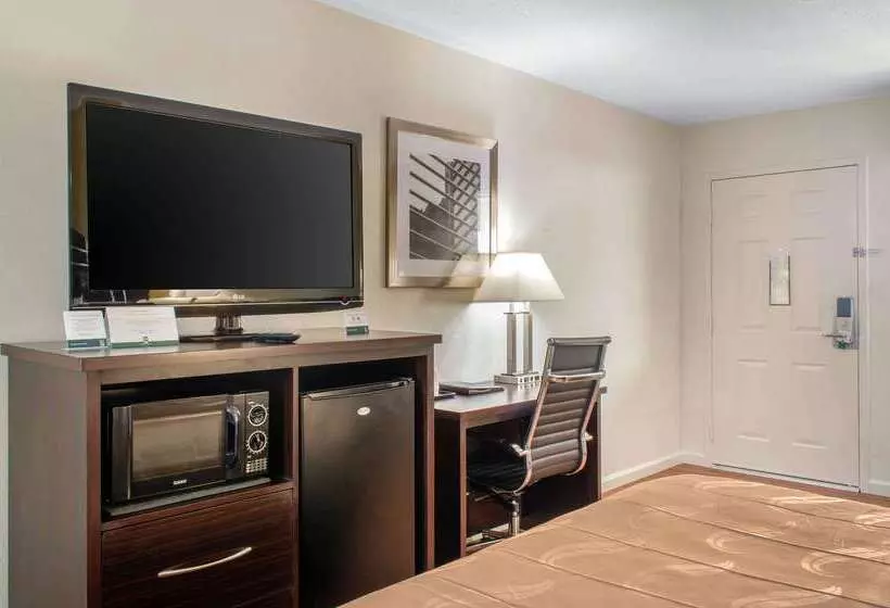 Отель Quality Inn