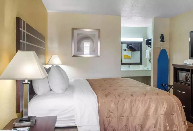 Отель Quality Inn