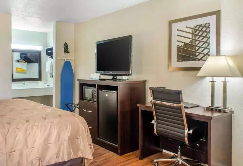 Отель Quality Inn