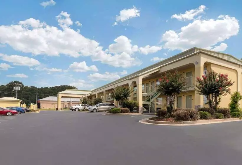 Отель Quality Inn