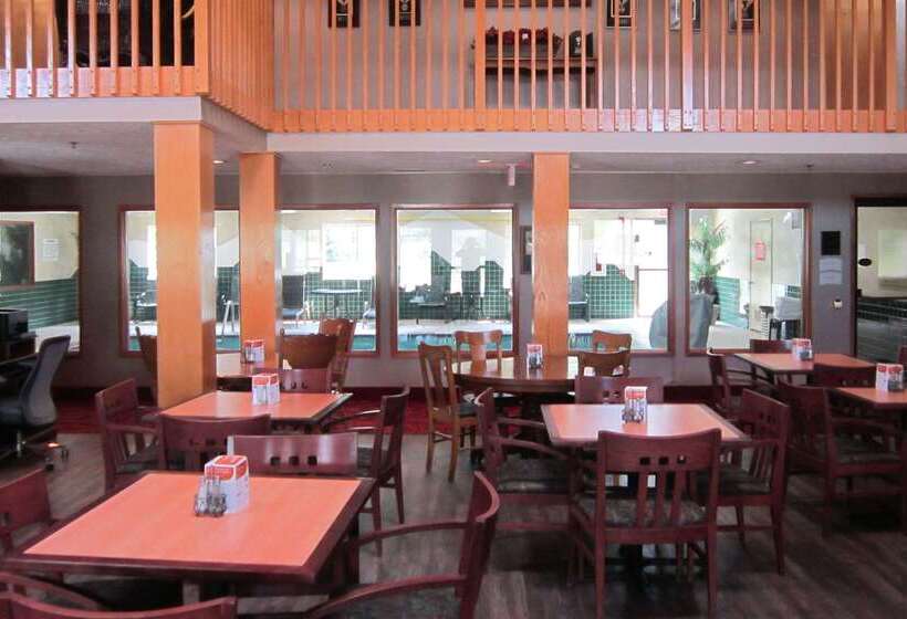 فندق Quality Inn Nashville  Bloomington