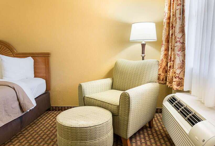 فندق Quality Inn Near Casinos And Convention Center