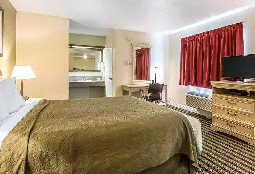 Отель Quality Inn Salinas