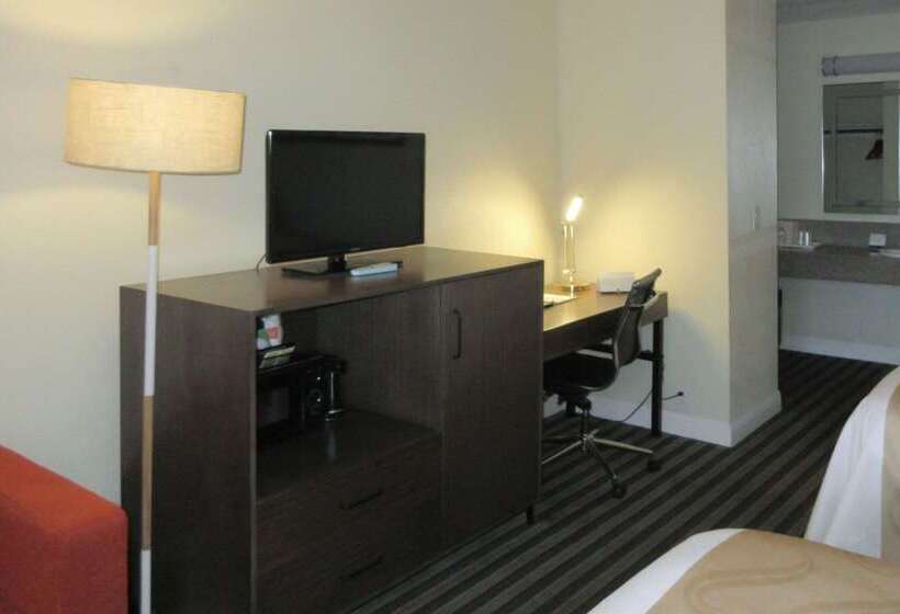 Отель Quality Inn Salinas