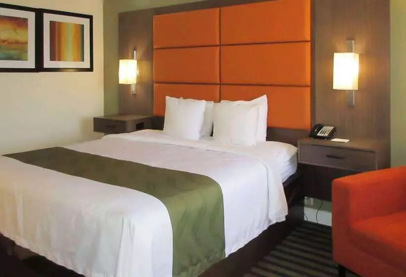 Отель Quality Inn Salinas