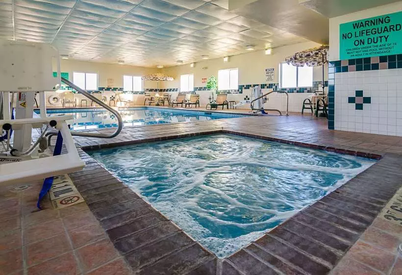 ホテル Quality Inn Sidney I80