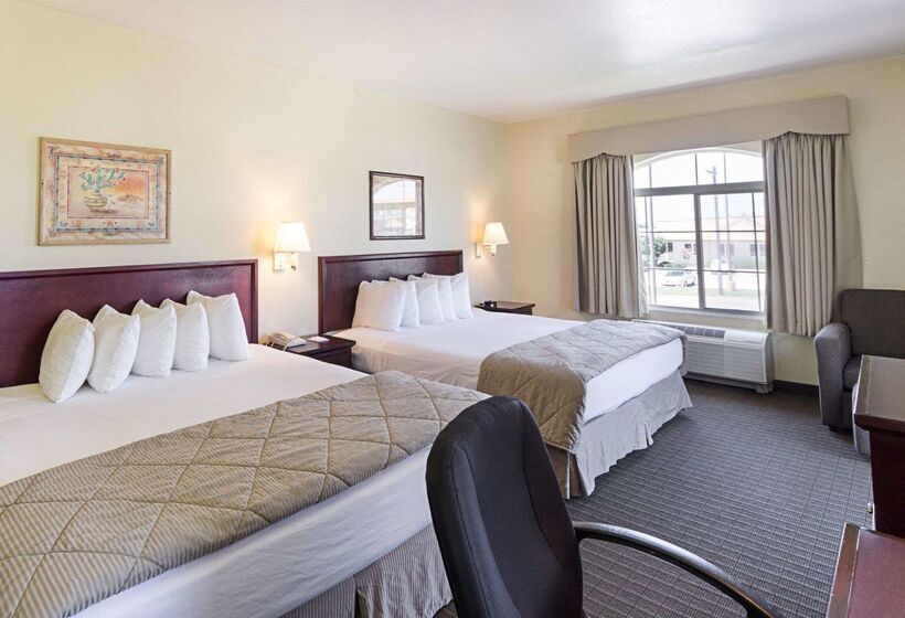 Отель Quality Inn & Suites