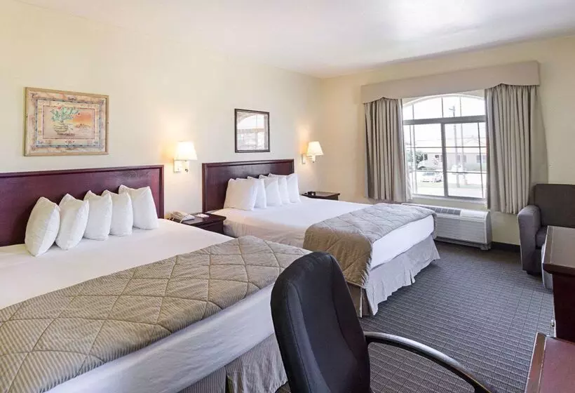 בית מלון כפרי Quality Inn & Suites