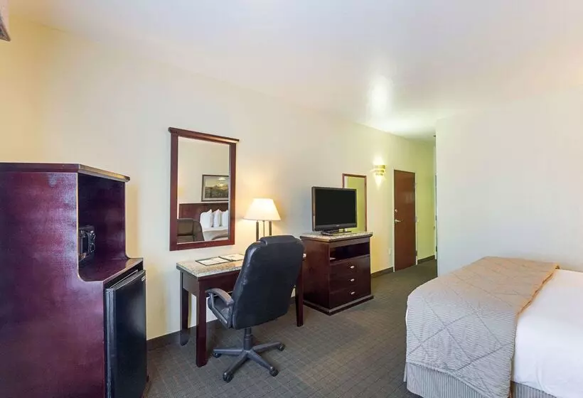 בית מלון כפרי Quality Inn & Suites