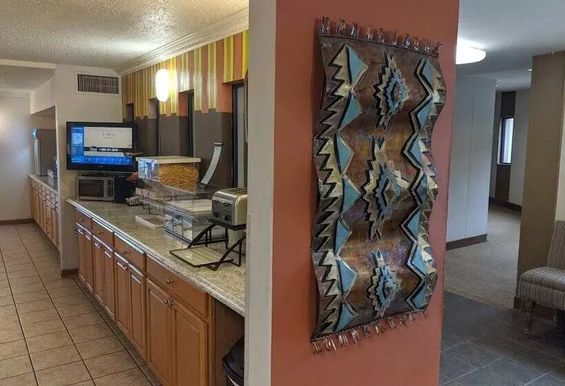 酒店 Western Inn And Suites