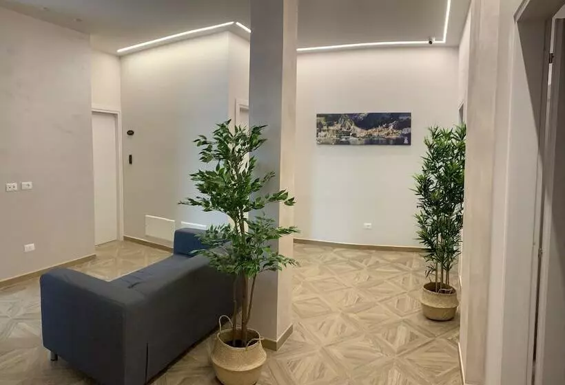 Aamiaismajoitus (B&B) Domus Monasteire