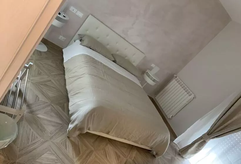 Aamiaismajoitus (B&B) Domus Monasteire