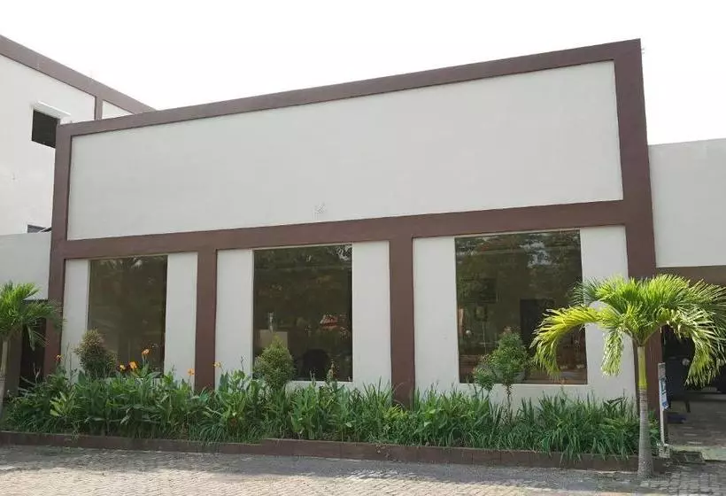Hotelli Oyo 903 Kampoeng Kita