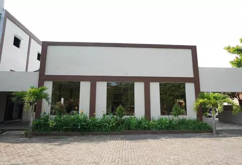 Hotelli Oyo 903 Kampoeng Kita
