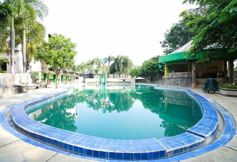 Отель Oyo 903 Kampoeng Kita