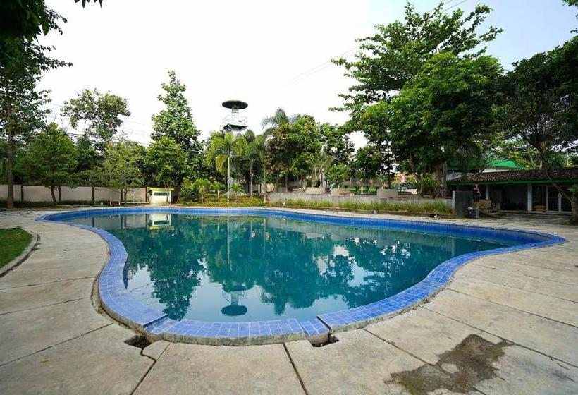 Отель Oyo 903 Kampoeng Kita