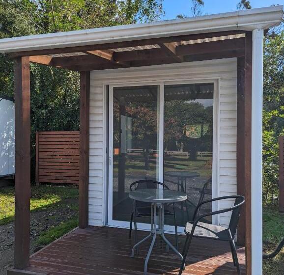 אתר נופש Sapphire Springs Holiday Park And Thermal Pools