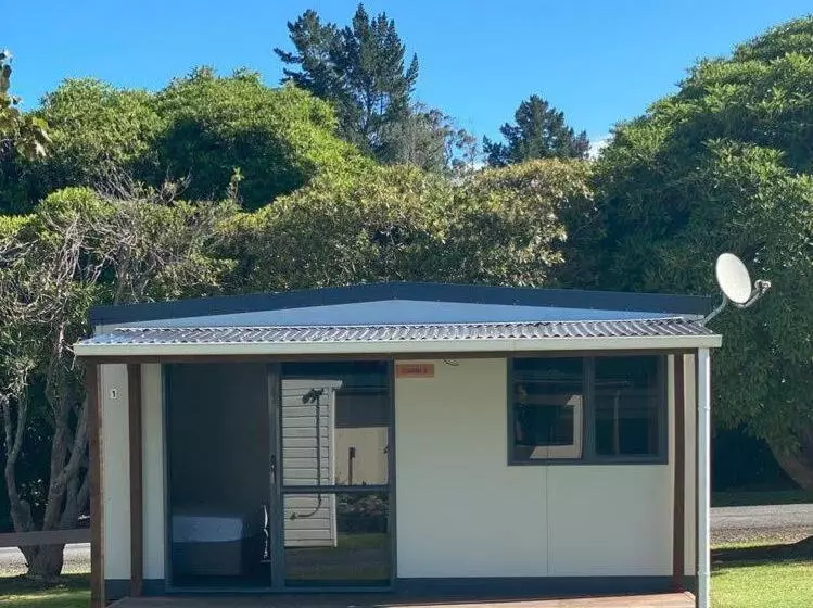 Lomakeskus Sapphire Springs Holiday Park And Thermal Pools