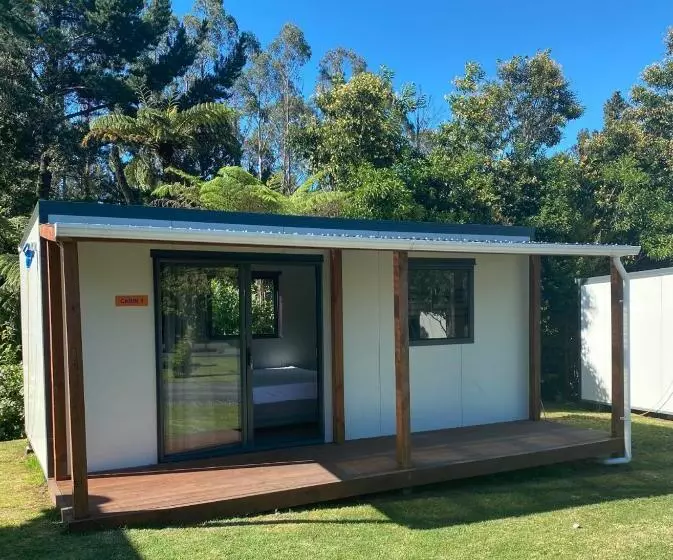 Lomakeskus Sapphire Springs Holiday Park And Thermal Pools