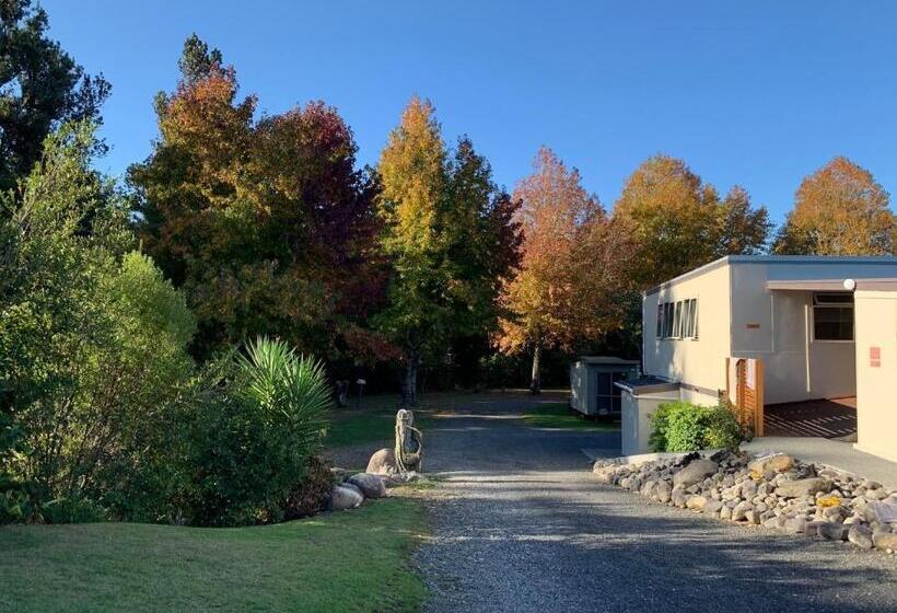 אתר נופש Sapphire Springs Holiday Park And Thermal Pools