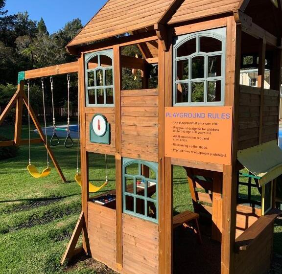 אתר נופש Sapphire Springs Holiday Park And Thermal Pools