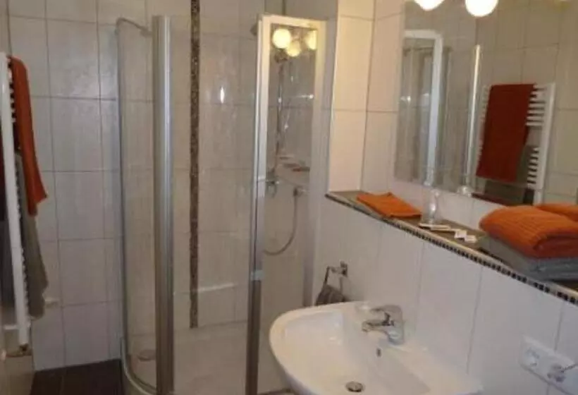 Cafe Und Pension Ringer