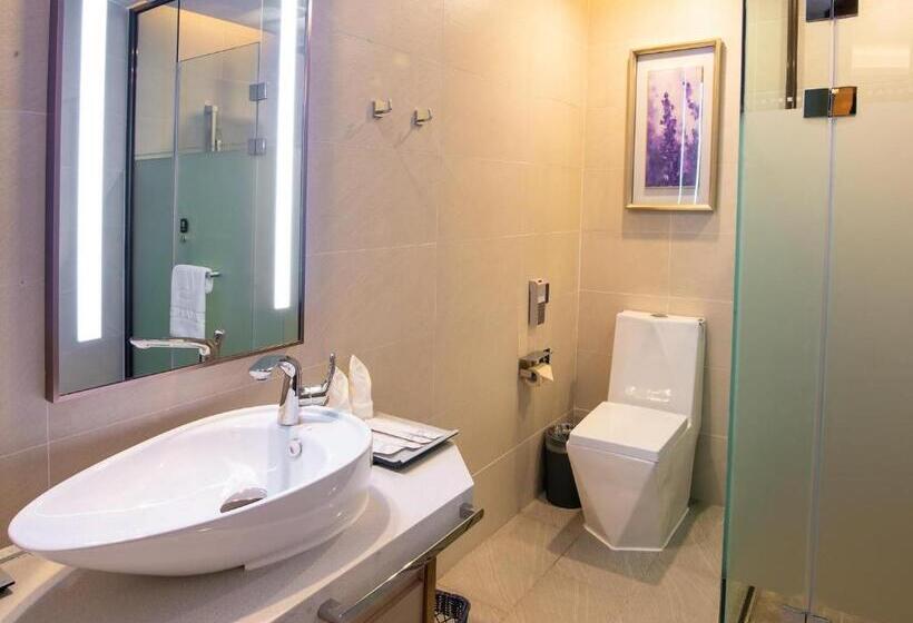 Lavande Hotel Yibin University City Exhibition Center