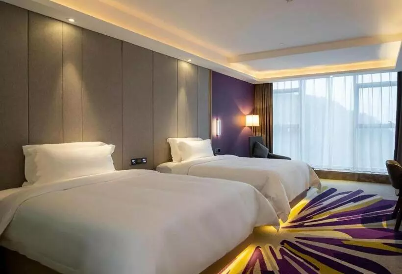 Lavande Hotel Yibin University City Exhibition Center