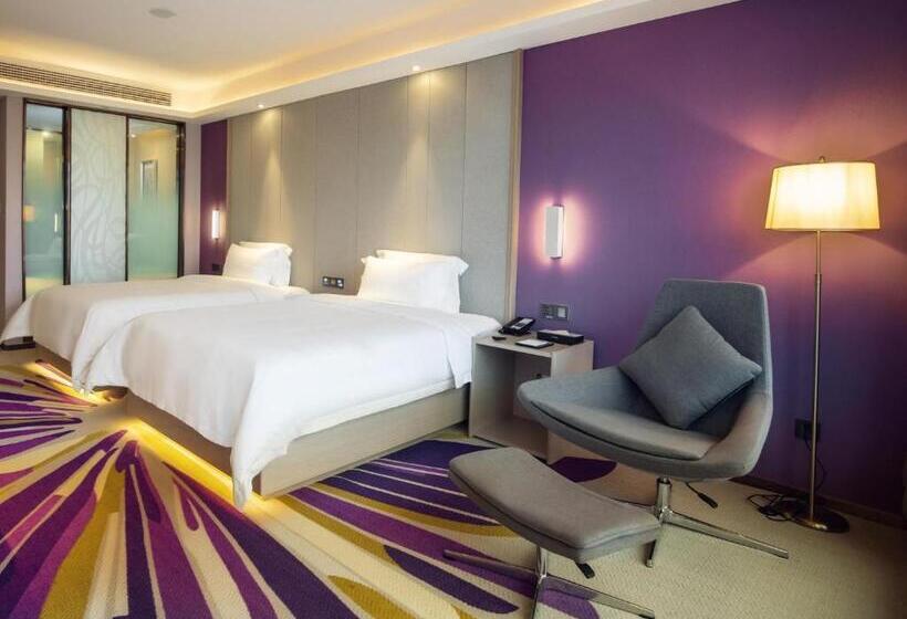 Lavande Hotel Yibin University City Exhibition Center