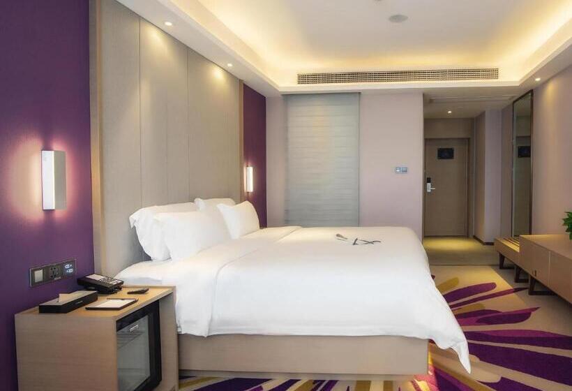 Lavande Hotel Yibin University City Exhibition Center