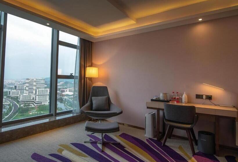 Lavande Hotel Yibin University City Exhibition Center