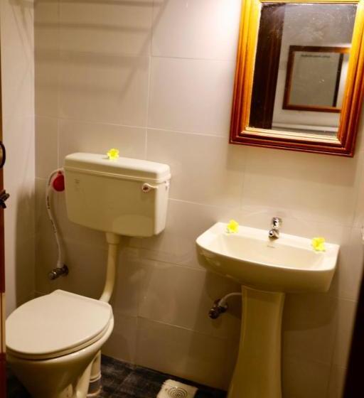 בית מלון כפרי Alice Paradise By Moonrakers