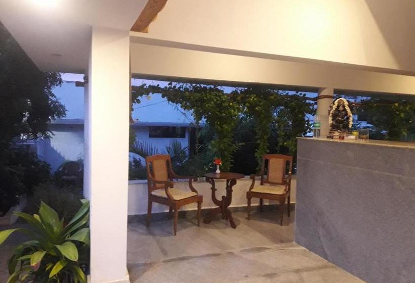 בית מלון כפרי Alice Paradise By Moonrakers