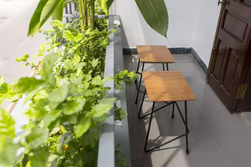 هتل Purple Hue Central Hub