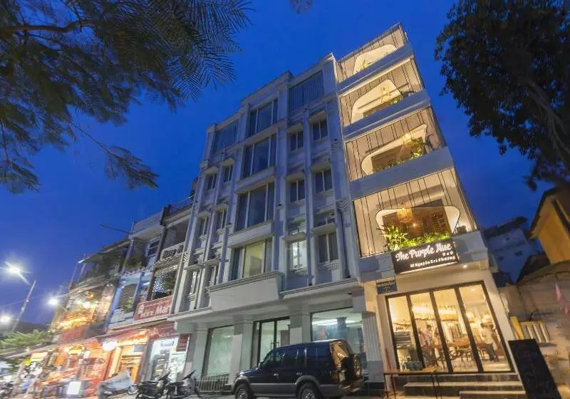 هتل Purple Hue Central Hub