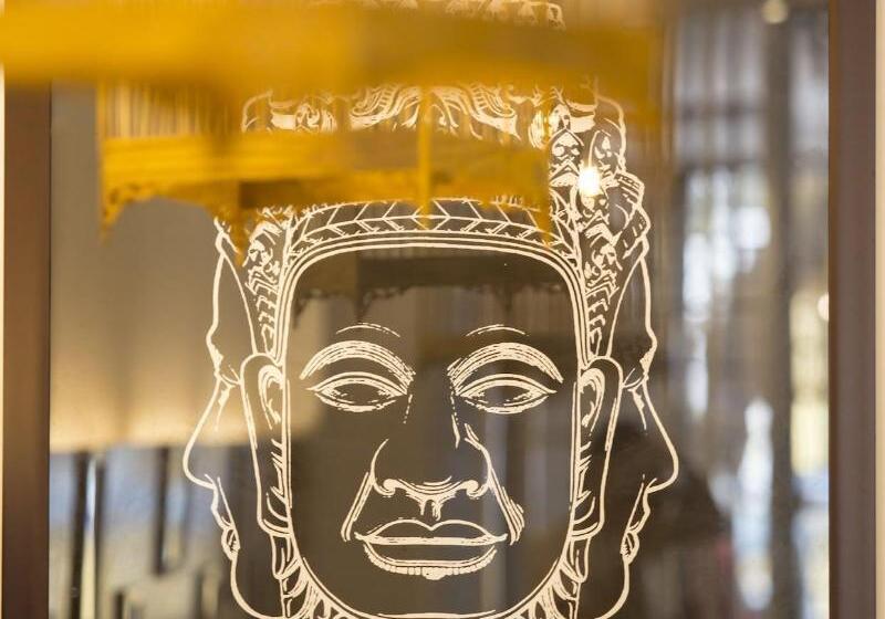 هتل Purple Hue Central Hub