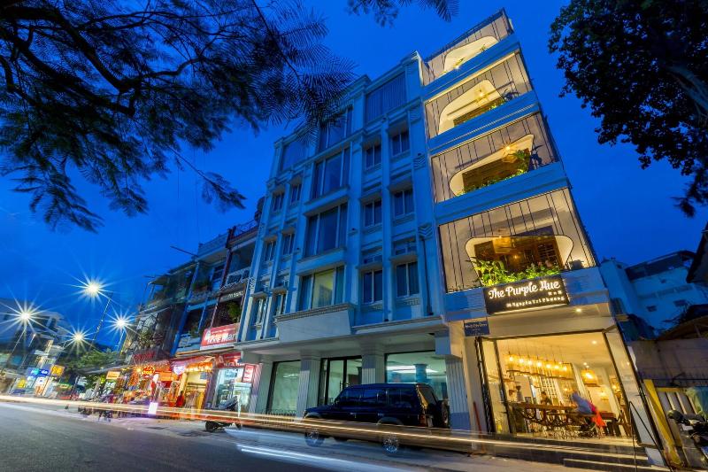 هتل Purple Hue Central Hub