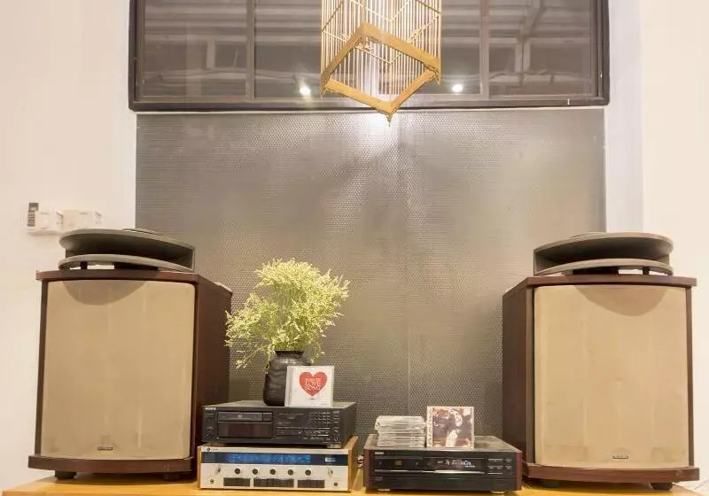 هتل Purple Hue Central Hub