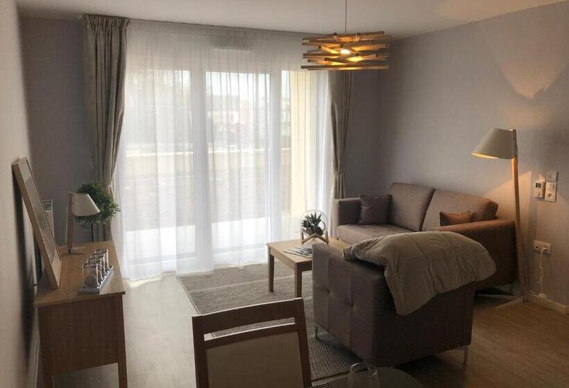 Résidence Services Seniors Domitys   Les Safrans