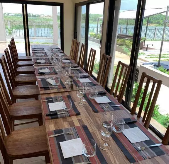 هتل Au Bord De L'eau